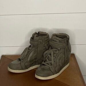 Candie’s size 10 grey sneakers